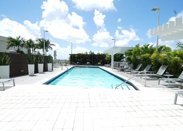 1113-Stunning 2Br2Ba Midblock Free Parking