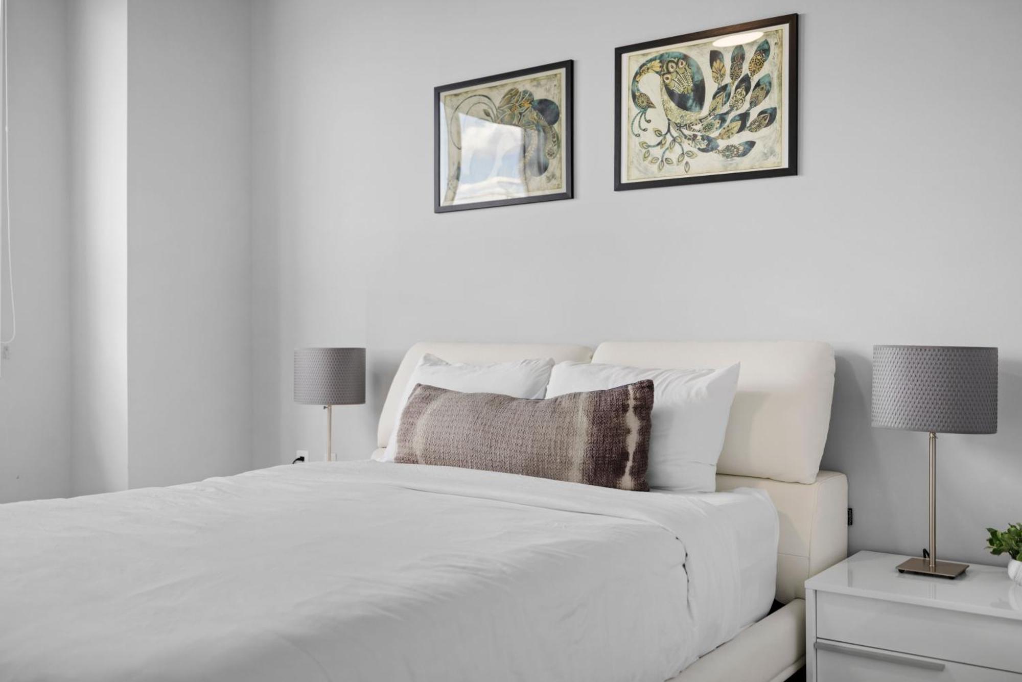 1113-stunning 2br2ba Midblock Free Parking *
